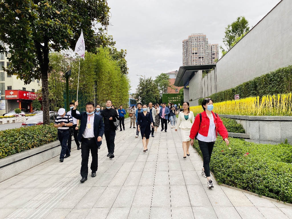 2021邵阳媒体考察团乾道地产品牌行圆满落幕(图2)